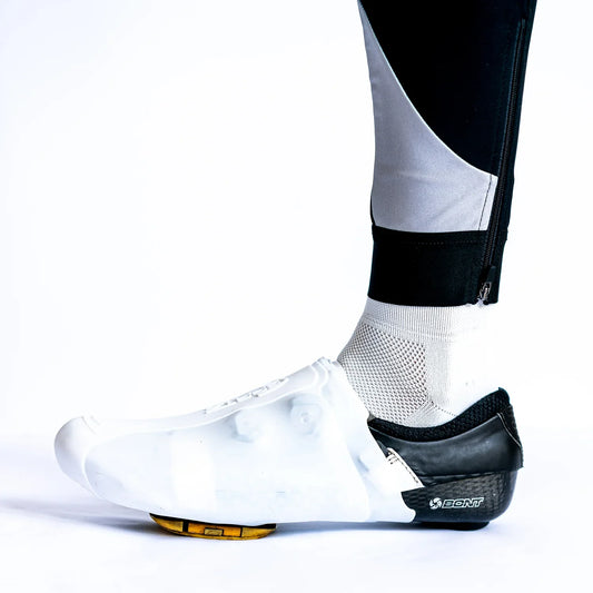 Layered Protection: Integrating Toe Warmers and Overshoes for Deep Cold