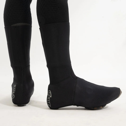 Seasonless Footwear: How to Use Overshoes Beyond Winter